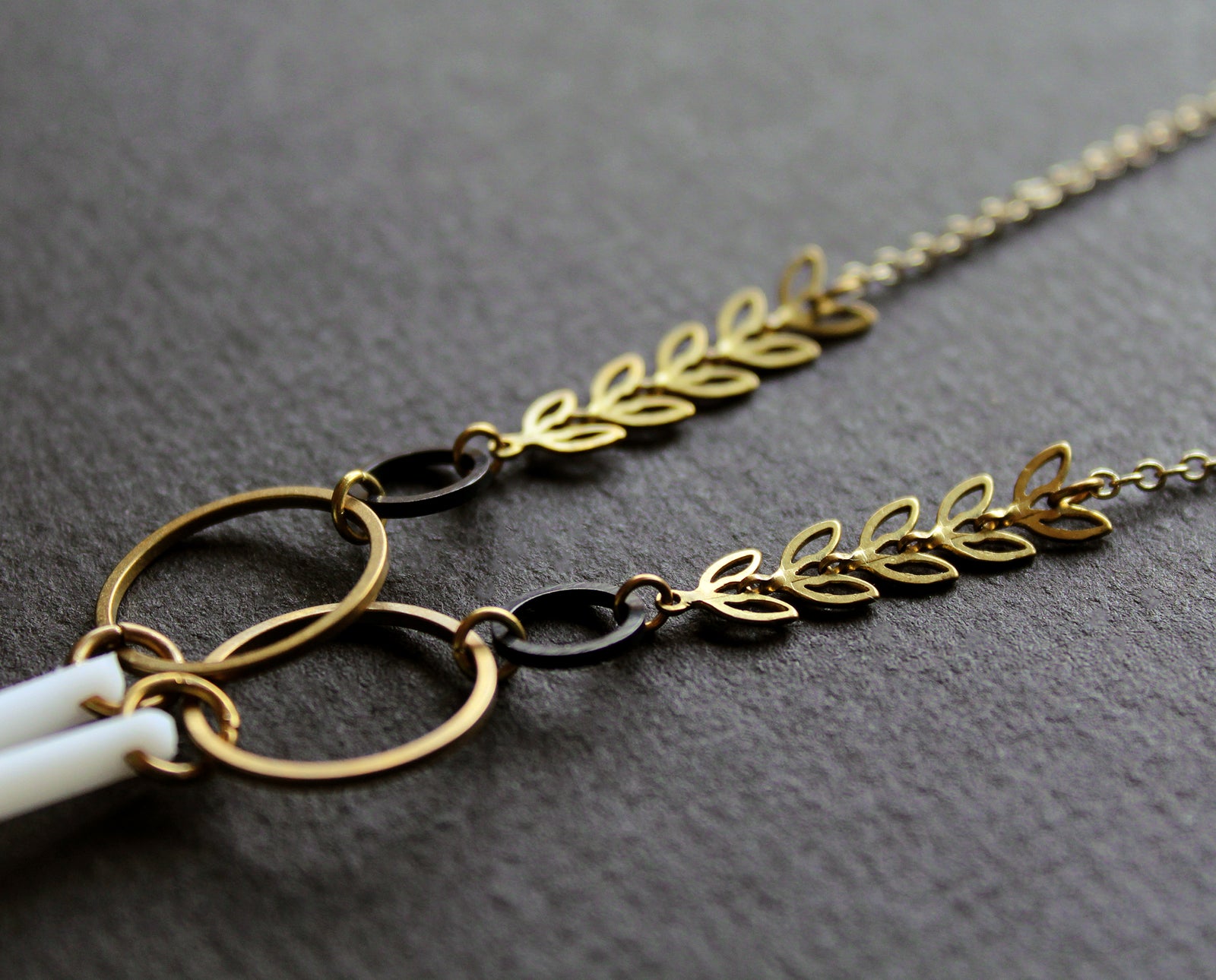 Aurelia Earbud Chain