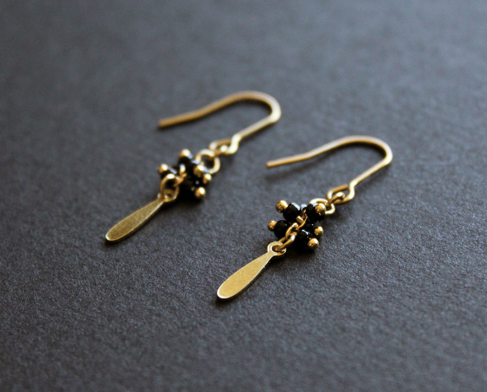 Palo Earrings Black - Short