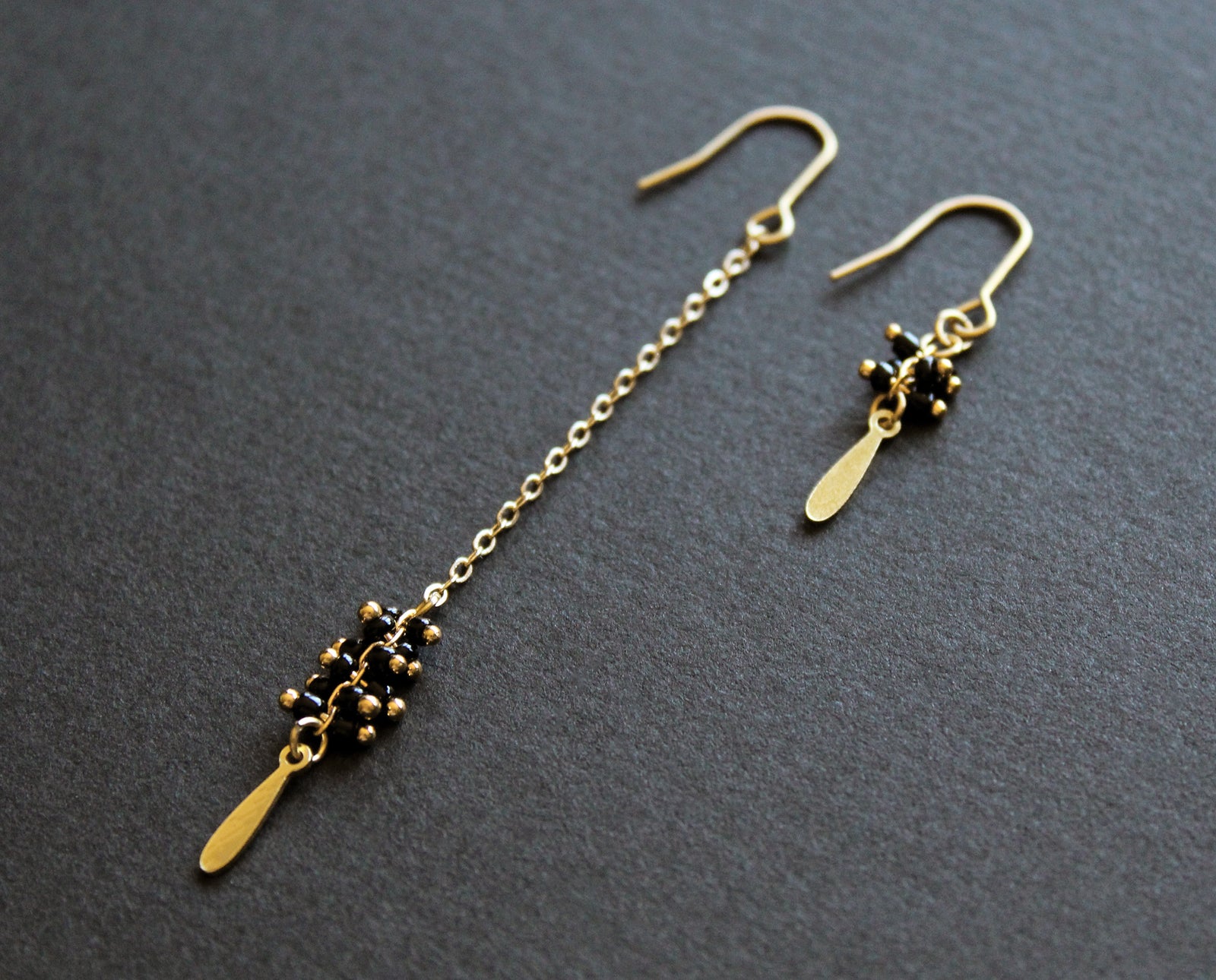 Palo Earrings Black - Asymmetric