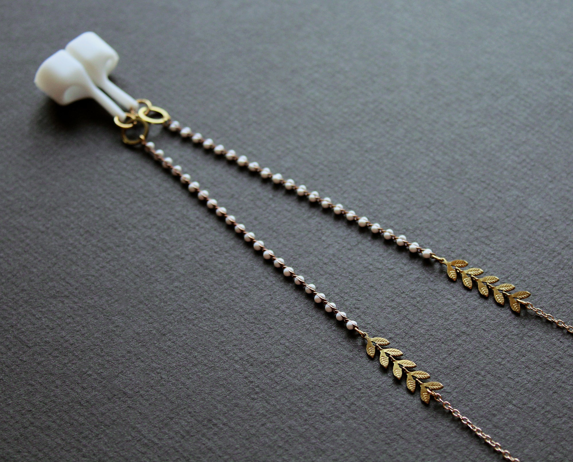 Norah Earbud Chain