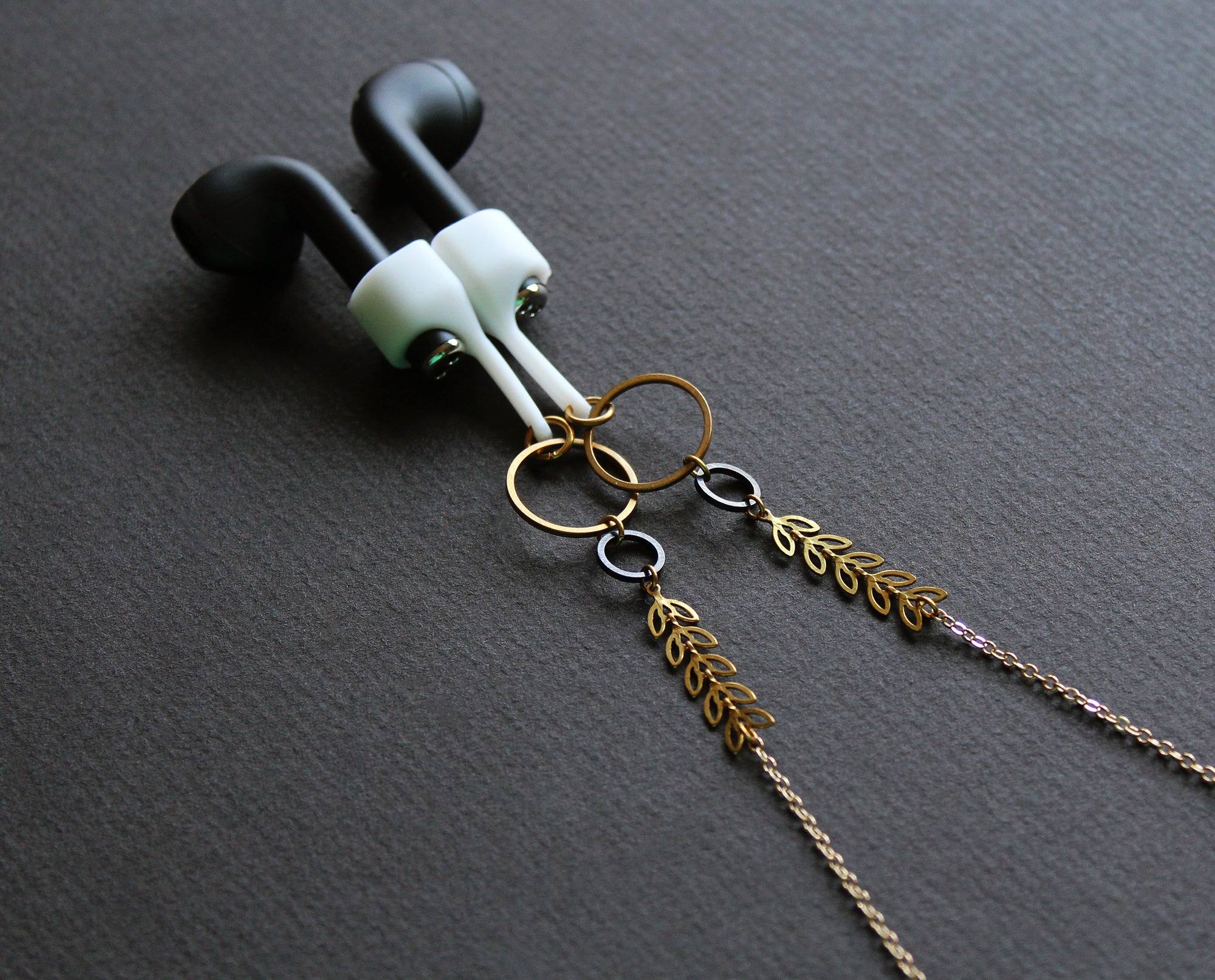 Aurelia Earbud Chain