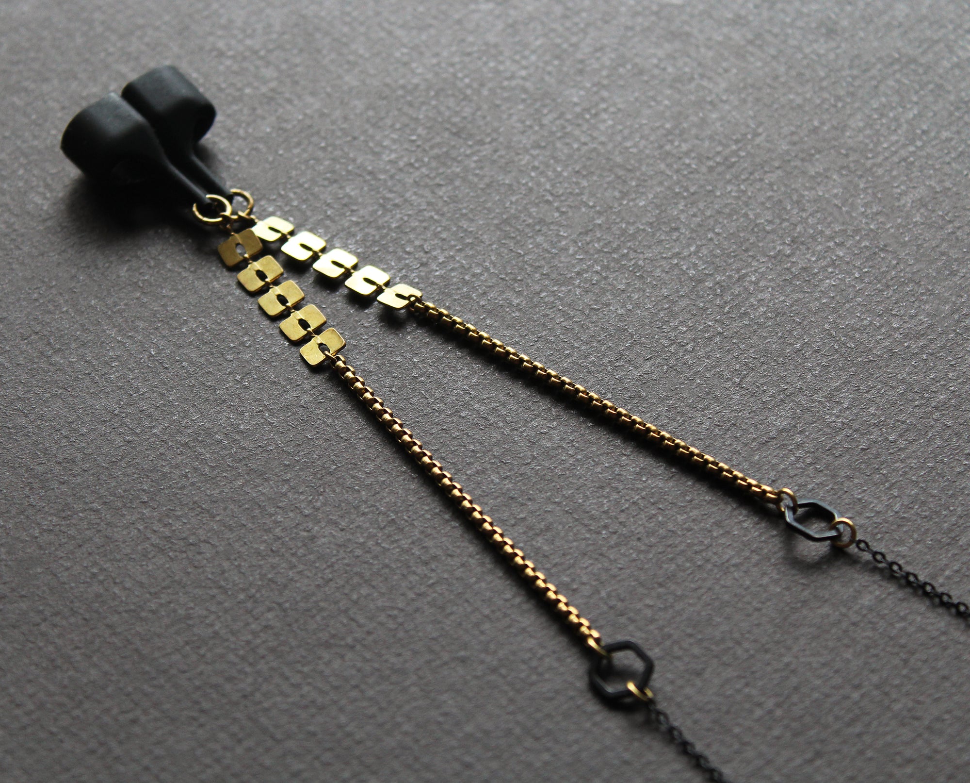 Corina Earbud Chain