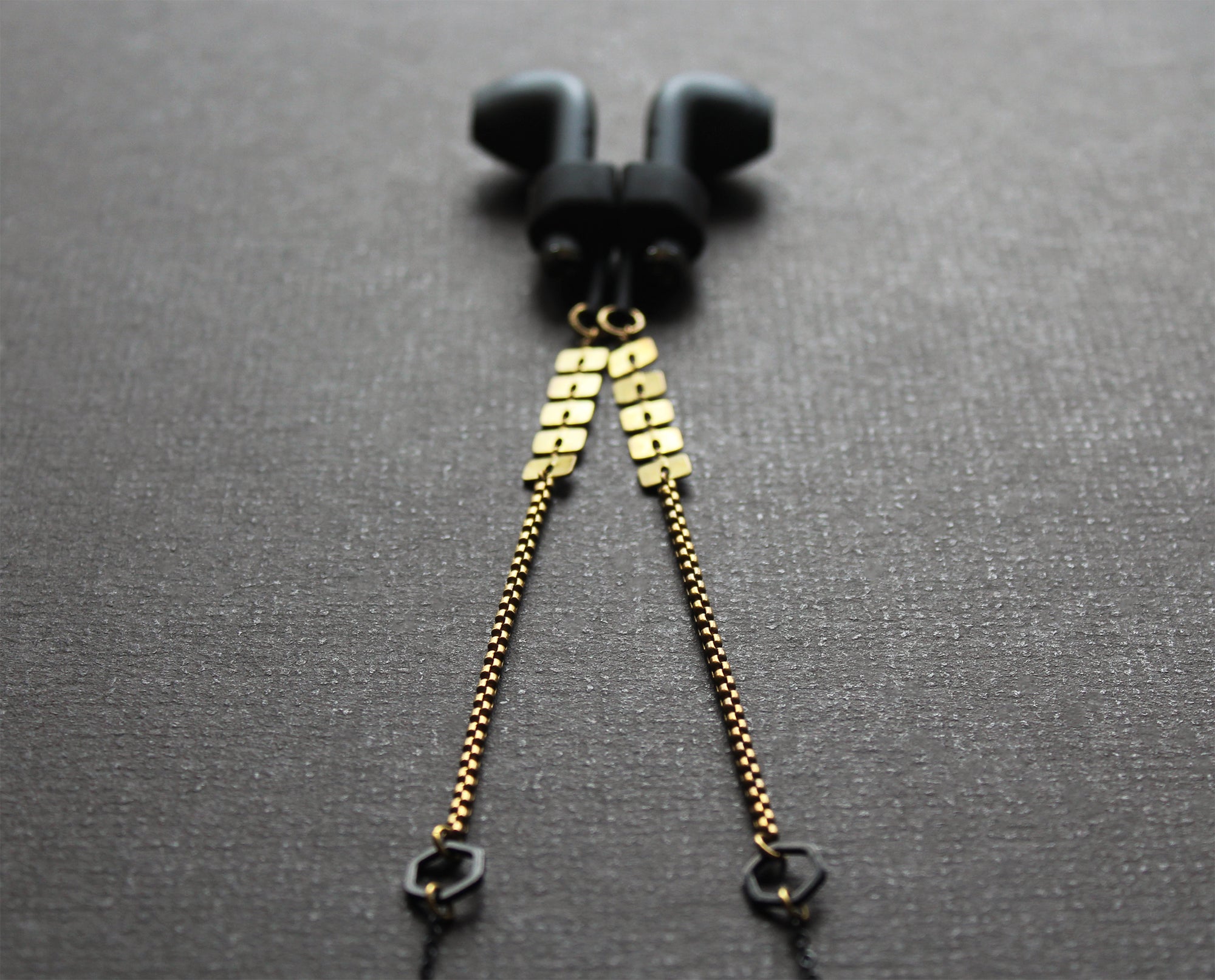 Corina Earbud Chain