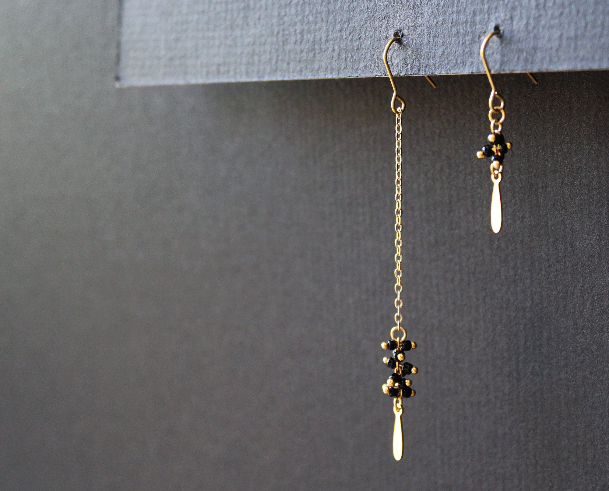 Palo Earrings Black - Asymmetric