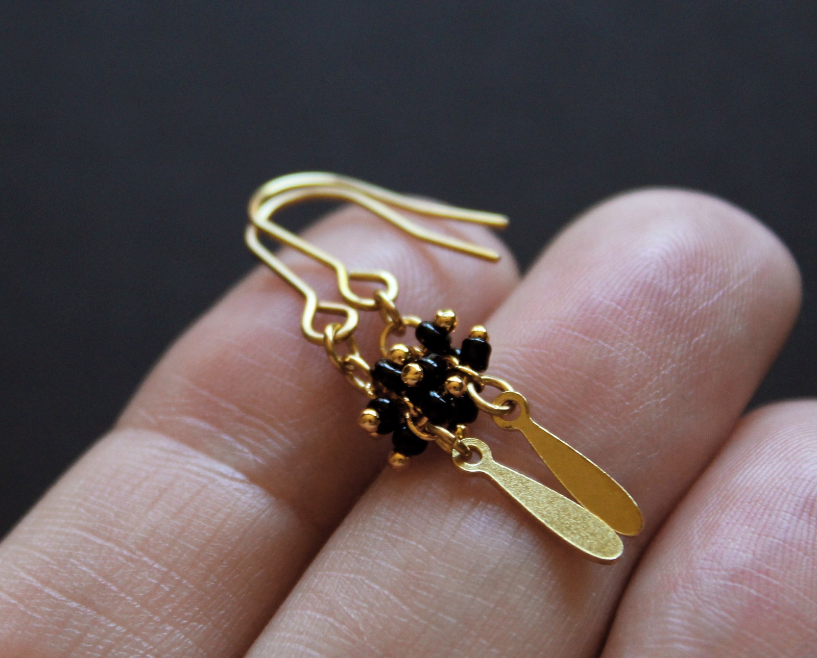 Palo Earrings Black - Short