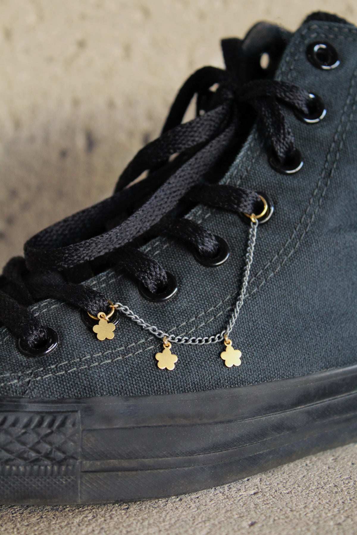 Fleur Shoe Chain
