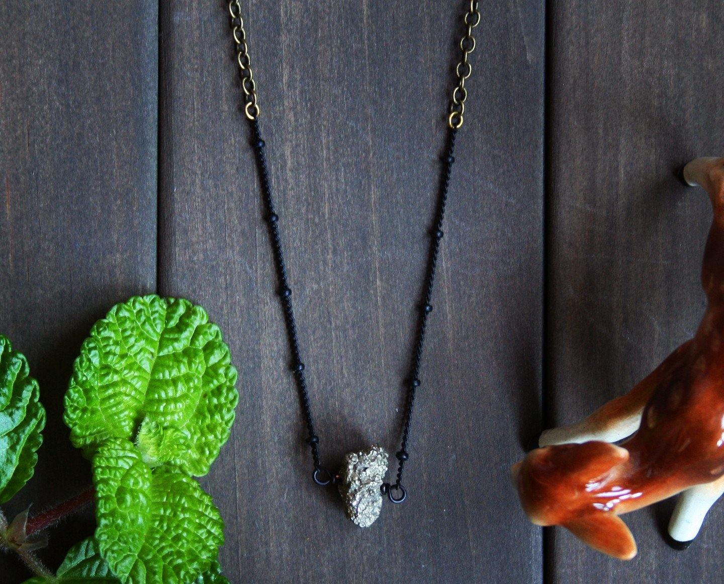 2 LEFT Pyra Necklace - Nea - 1